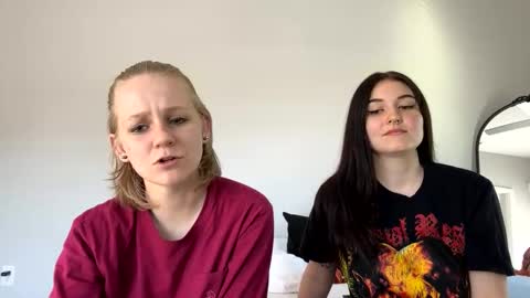 feyaa22 online show from 4, 1, 2025