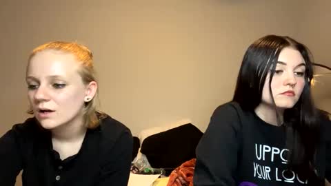 feyaa22 online show from 6, 1, 2025