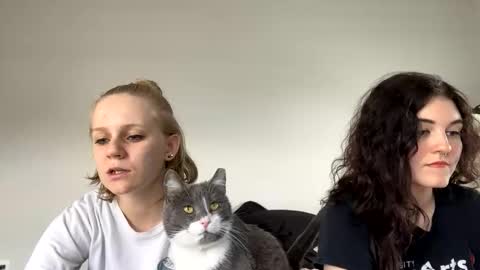 feyaa22 online show from 8, 1, 2025