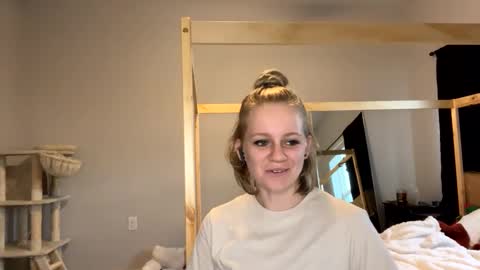 feyaa22 online show from 11, 1, 2025