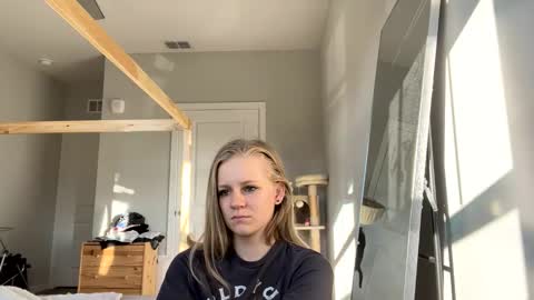 feyaa22 online show from 12, 1, 2025