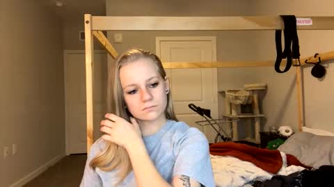 feyaa22 online show from 13, 1, 2025