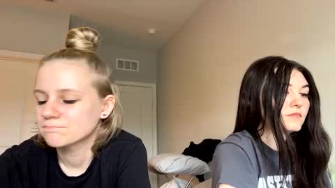 feyaa22 online show from 17, 1, 2025