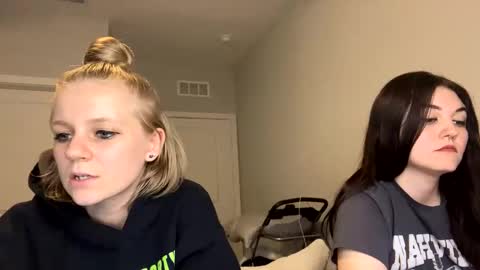 feyaa22 online show from 18, 1, 2025