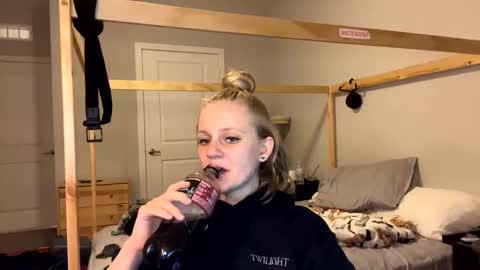 feyaa22 online show from 21, 1, 2025