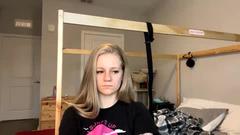 feyaa22 online show from 23, 1, 2025