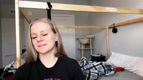 feyaa22 online show from 24, 1, 2025