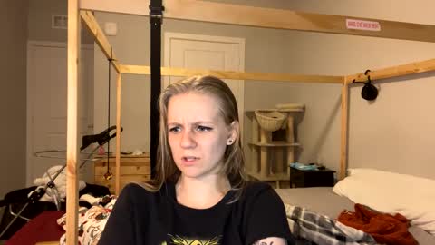 feyaa22 online show from 25, 1, 2025