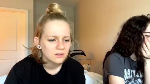 feyaa22 online show from 27, 1, 2025