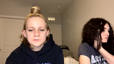 feyaa22 online show from 28, 1, 2025