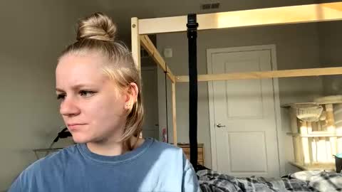 feyaa22 online show from 28, 1, 2025