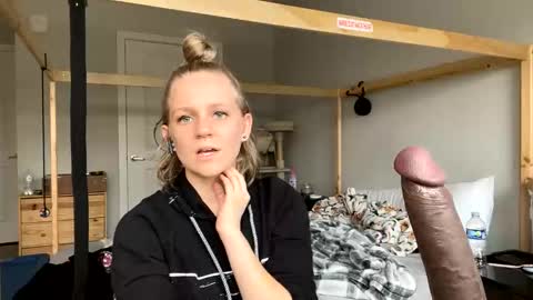 feyaa22 online show from 1, 2, 2025