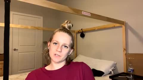 feyaa22 online show from 2, 2, 2025