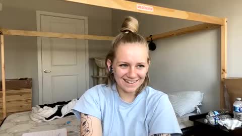 feyaa22 online show from 6, 2, 2025