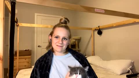 feyaa22 online show from 7, 2, 2025