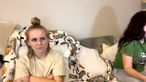 feyaa22 online show from 13, 2, 2025