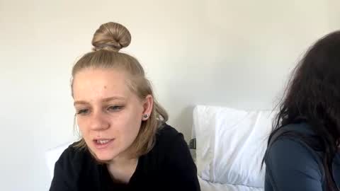 feyaa22 online show from 15, 2, 2025