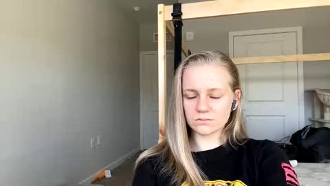 feyaa22 online show from 17, 2, 2025