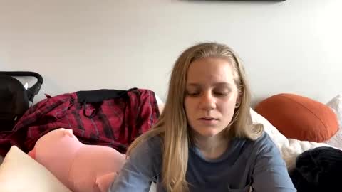 feyaa22 online show from 19, 2, 2025