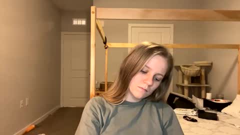 feyaa22 online show from 24, 2, 2025