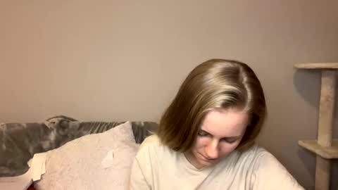 feyaa22 online show from 28, 2, 2025