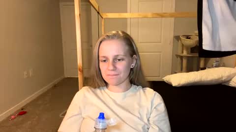 feyaa22 online show from 1, 3, 2025