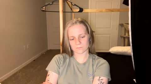 feyaa22 online show from 7, 3, 2025