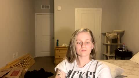 feyaa22 online show from 12, 3, 2025