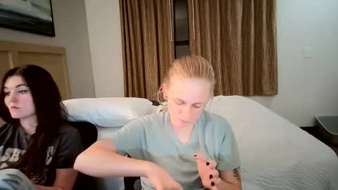 feyaa22 online show from 13, 9, 2025