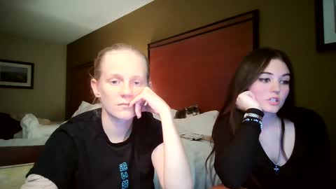 feyaa22 online show from 4, 10, 2025