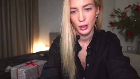 Snapshot of gold_blond chatting on 20, 12, 2024 Olivia online show from 20, 12, 2024