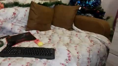 Snapshot of gold_womanx9 chatting on 14, 12, 2025 Ani online show from 14, 12, 2025