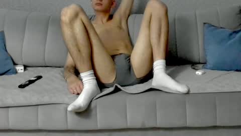 Snapshot of goldenboy_xxx69 chatting on 27, 10, 2025 goldenboy_xxx69 online show from 27, 10, 2025