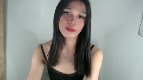 Lily is Gold online show from 28, 2, 2025