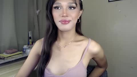 Snapshot of goldenlily69 chatting on 24, 10, 2025 Lily is Gold online show from 24, 10, 2025