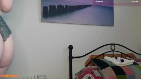 Snapshot of goldie_peach chatting on 15, 10, 2025 Goldie online show from 15, 10, 2025