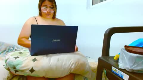 Snapshot of gonul_aslanbey chatting on 14, 10, 2025 gonul aslanbey online show from 14, 10, 2025