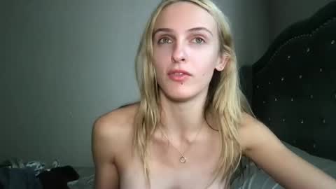 Snapshot of goodgirlliv chatting on 15, 9, 2025 goodgirlliv online show from 15, 9, 2025