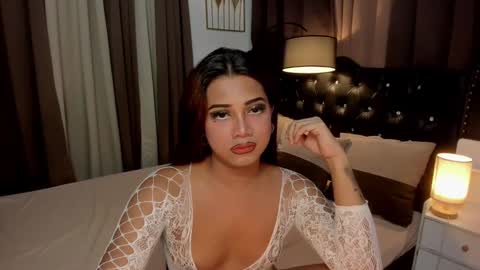 RIANA online show from 5, 1, 2025