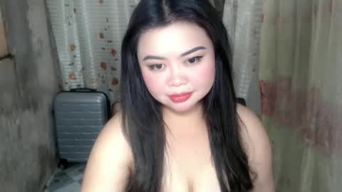 Snapshot of gorgeuos_mae chatting on 4, 11, 2025 MAE online show from 4, 11, 2025