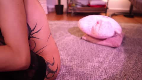 Snapshot of goth_dolll chatting on 9, 1, 2025 sophie Special celebration a the beach 300k followers 3011 and 0112 online show from 9, 1, 2025