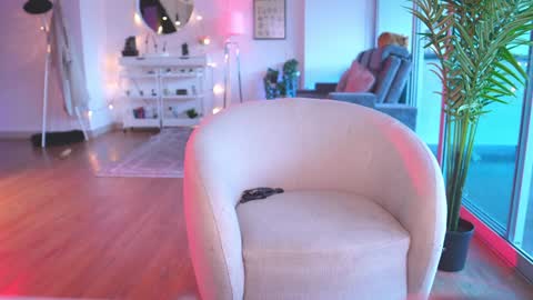 Snapshot of goth_dolll chatting on 9, 3, 2025 sophie Special celebration a the beach 300k followers 3011 and 0112 online show from 9, 3, 2025