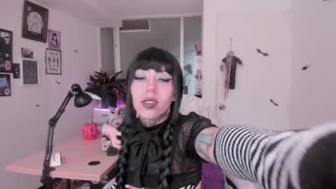 Snapshot of gothic_do11 chatting on 22, 10, 2025 hi my name is Elizabeth nice to meet you online show from 22, 10, 2025