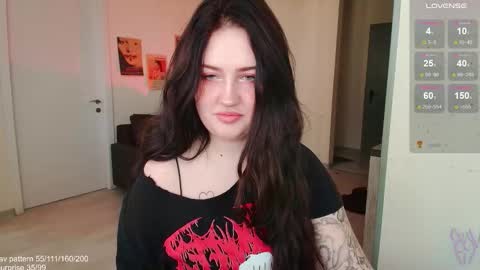 Snapshot of gothkittys chatting on 21, 11, 2025 traumfrau Kira angel face devil eyes I SELL A LOT VIDEO IN GALLERY online show from 21, 11, 2025