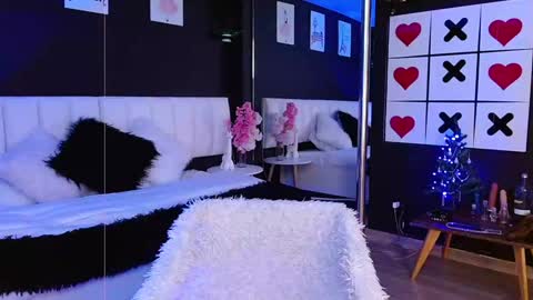 Meredith Alessandra online show from 11, 12, 2024