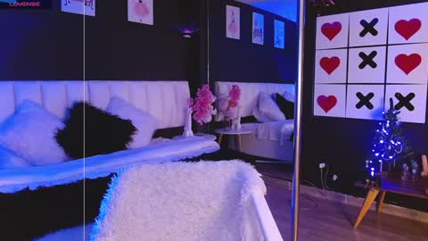 Meredith Alessandra online show from 18, 12, 2024