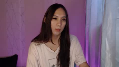 Snapshot of grace_for_youuu chatting on 17, 11, 2025 HoneyGrace online show from 17, 11, 2025