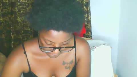 Snapshot of graceessy chatting on 1, 11, 2025 graceessy online show from 1, 11, 2025