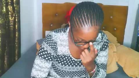 Snapshot of graceessy chatting on 13, 11, 2025 graceessy online show from 13, 11, 2025