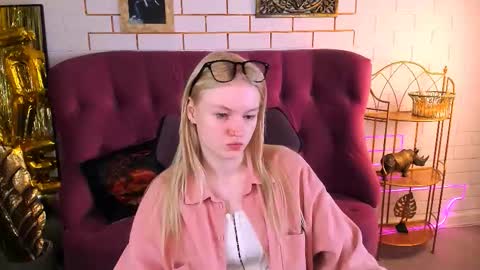 Snapshot of graceglamour chatting on 6, 3, 2026 Grace Glamour online show from 6, 3, 2026